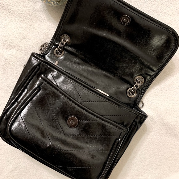 Niki Inspired Chain Bag - Picture 3 of 6